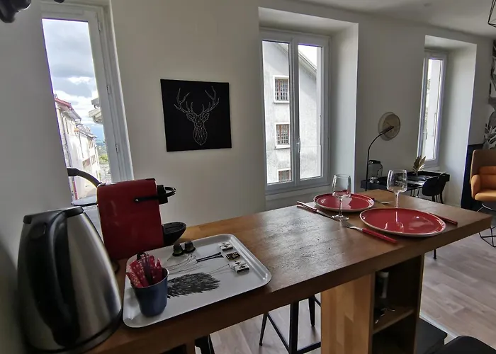 Apartment Jungle - - Netflix