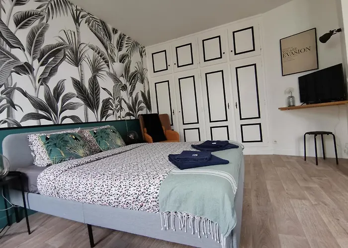 Apartment Jungle - - Netflix Gex